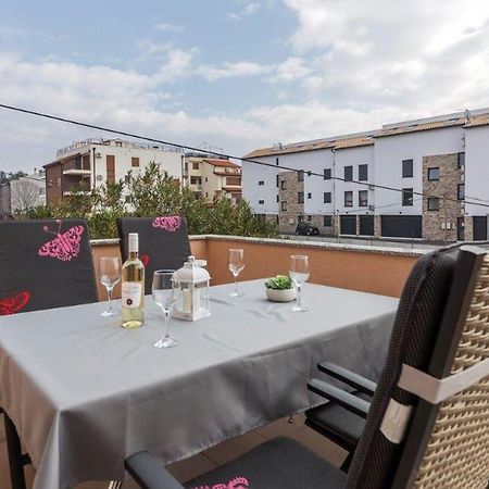 Apartment Dubravka Near The Sandy Beach Medulin Bagian luar foto