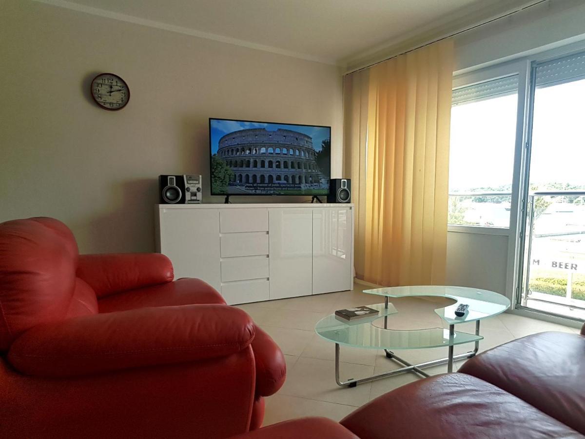 Apartment Dubravka Near The Sandy Beach Medulin Bagian luar foto