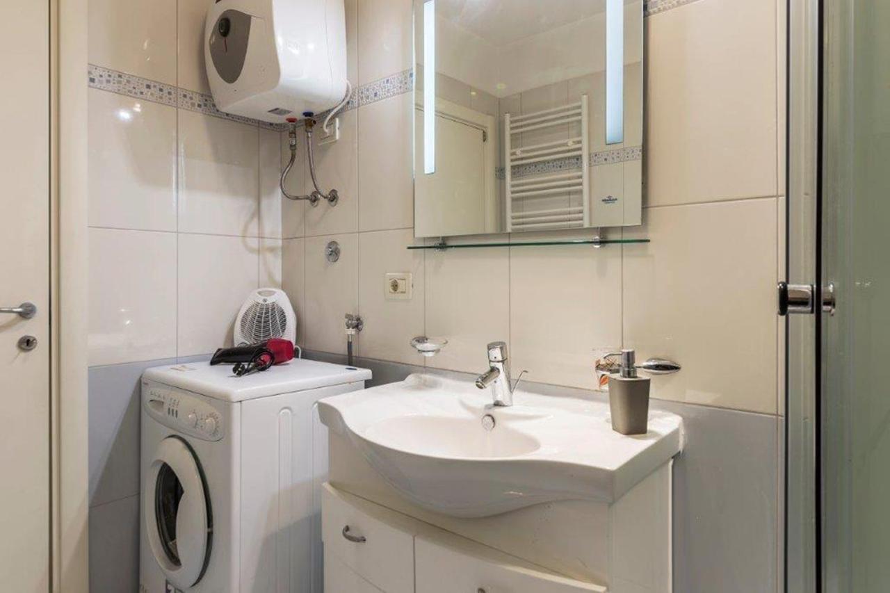 Apartment Dubravka Near The Sandy Beach Medulin Bagian luar foto