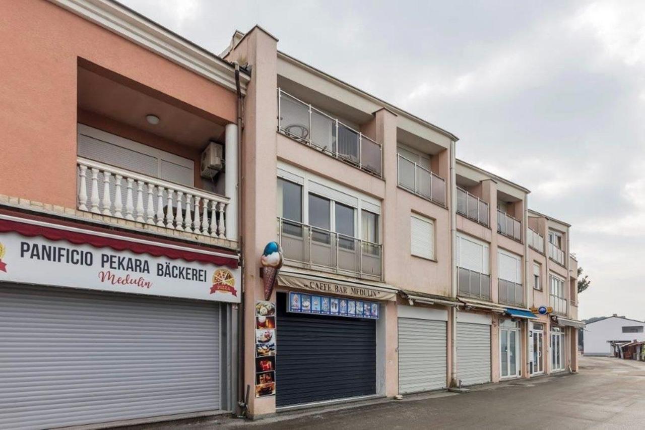 Apartment Dubravka Near The Sandy Beach Medulin Bagian luar foto