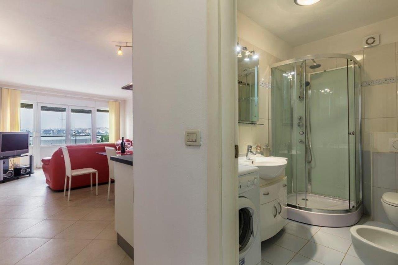 Apartment Dubravka Near The Sandy Beach Medulin Bagian luar foto